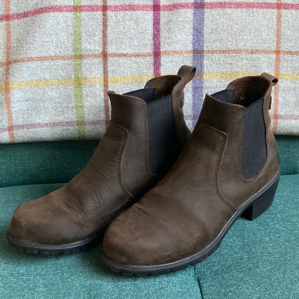 Denver Hayes Women's Ainsley Quad Comfort Leather Chelsea Heel Boots - Brown